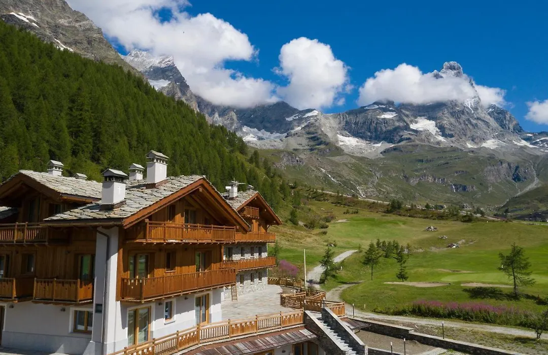 3 Chalets Aparthotel-1